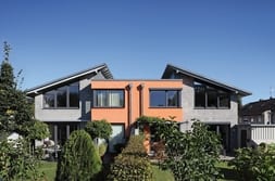 Single-family home with anthracite grey windows